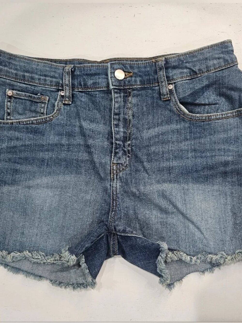 Gap High Rise Cut Off Jean Shorts, Medium Blue Denim Color. Size 6/28. Casual